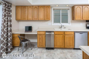 2006 Parkview Cir, Anchorage, AK 99501 photo 5