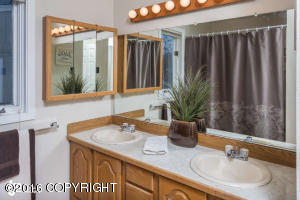 2006 Parkview Cir, Anchorage, AK 99501 photo 12