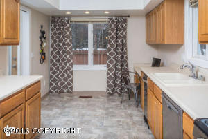 2006 Parkview Cir, Anchorage, AK 99501 photo 6