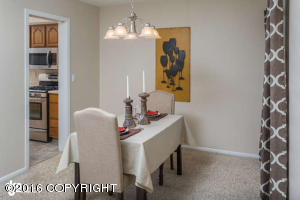 2006 Parkview Cir, Anchorage, AK 99501 photo 3