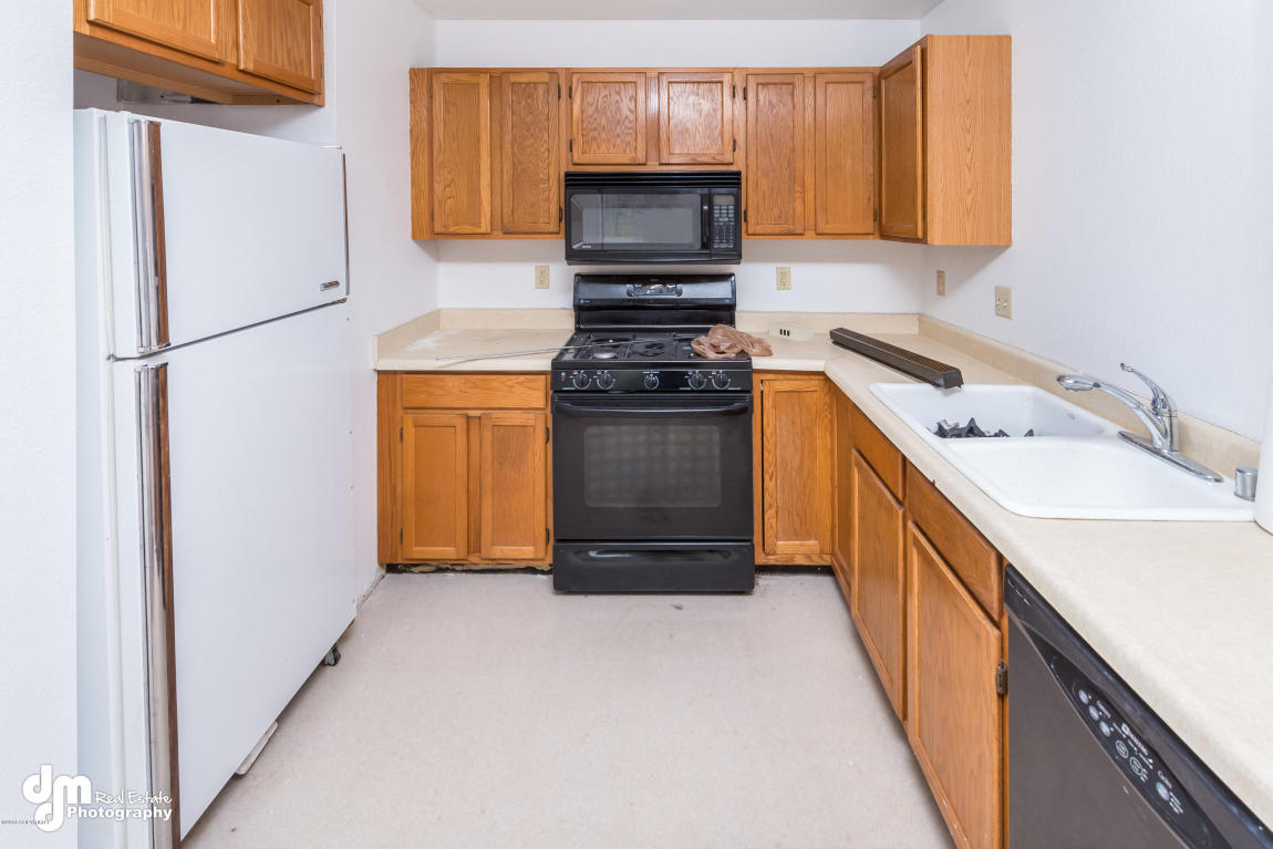 7616 Chaimi Loop, Anchorage, AK 99504 photo 3