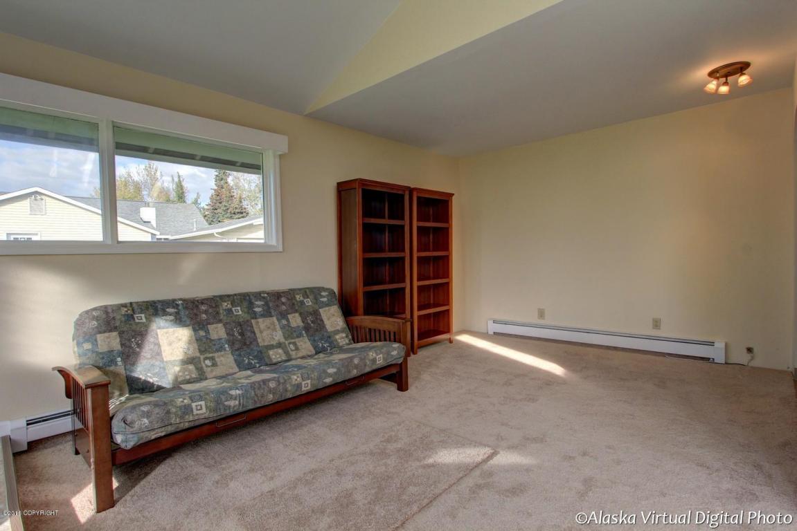 11337 Aurora St, Eagle River, AK 99577 photo 9