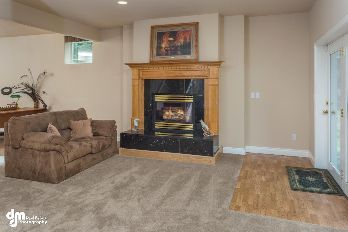 10271 Middlerock Rd, Anchorage, AK 99507 photo 25
