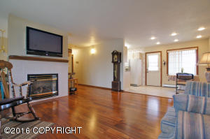 7206 E 17th Ave, Anchorage, AK 99504 photo 4