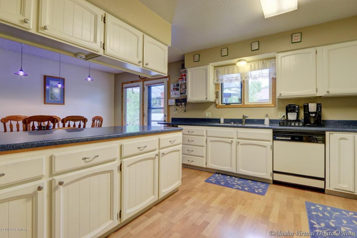 10108 Hillcrest Ln, Eagle River, AK 99577 photo 10