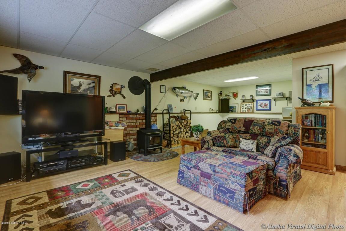 10108 Hillcrest Ln, Eagle River, AK 99577 photo 18