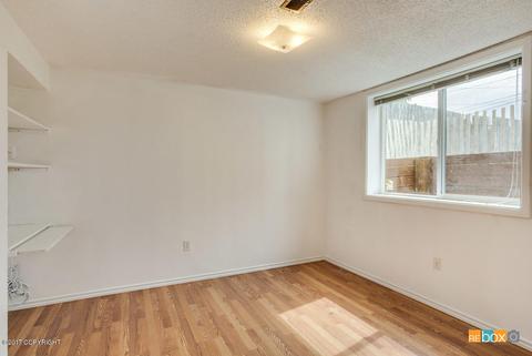 4424 E 8th Ave, Anchorage, AK 99508 photo 6