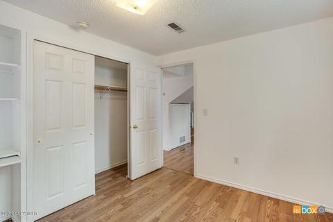 4424 E 8th Ave, Anchorage, AK 99508 photo 4