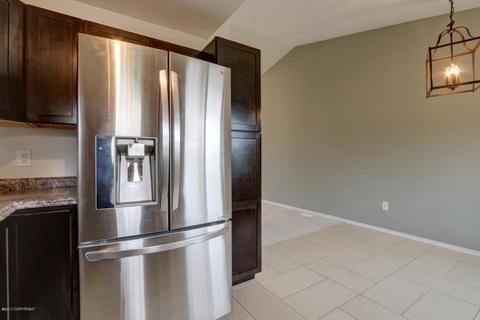 817 Irwin St, Anchorage, AK 99508 photo 9