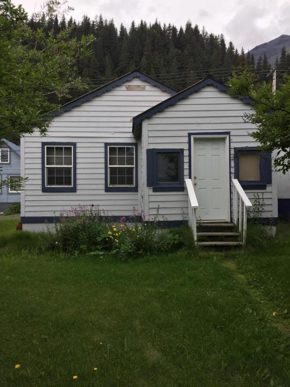 233 3rd Ave, Seward, AK 99664 photo 1