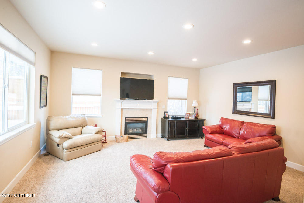 13186 Rosser Dr, Eagle River, AK 99577 photo 11
