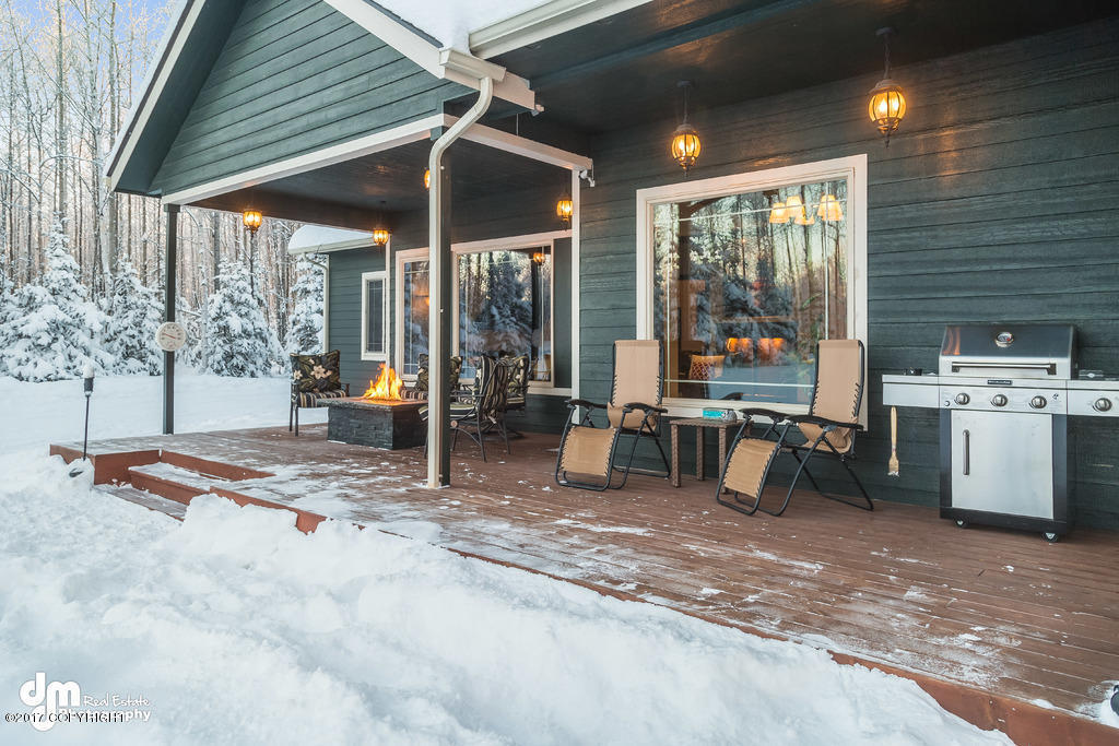 285 E Fairview Loop, Wasilla, AK 99654 photo 4