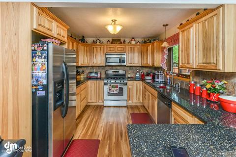 20527 Stephen Cir, Chugiak, AK 99567 photo 8