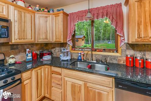 20527 Stephen Cir, Chugiak, AK 99567 photo 10