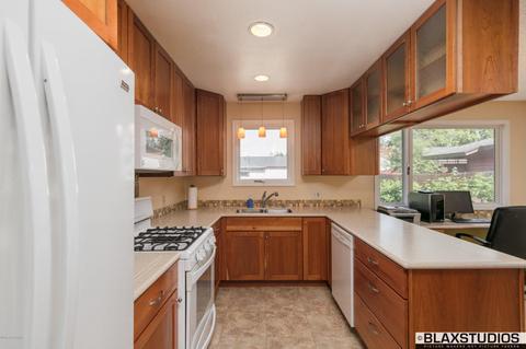 3713 E 18th Ave, Anchorage, AK 99508 photo 5