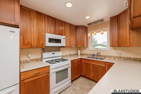 3713 E 18th Ave, Anchorage, AK 99508 photo 3