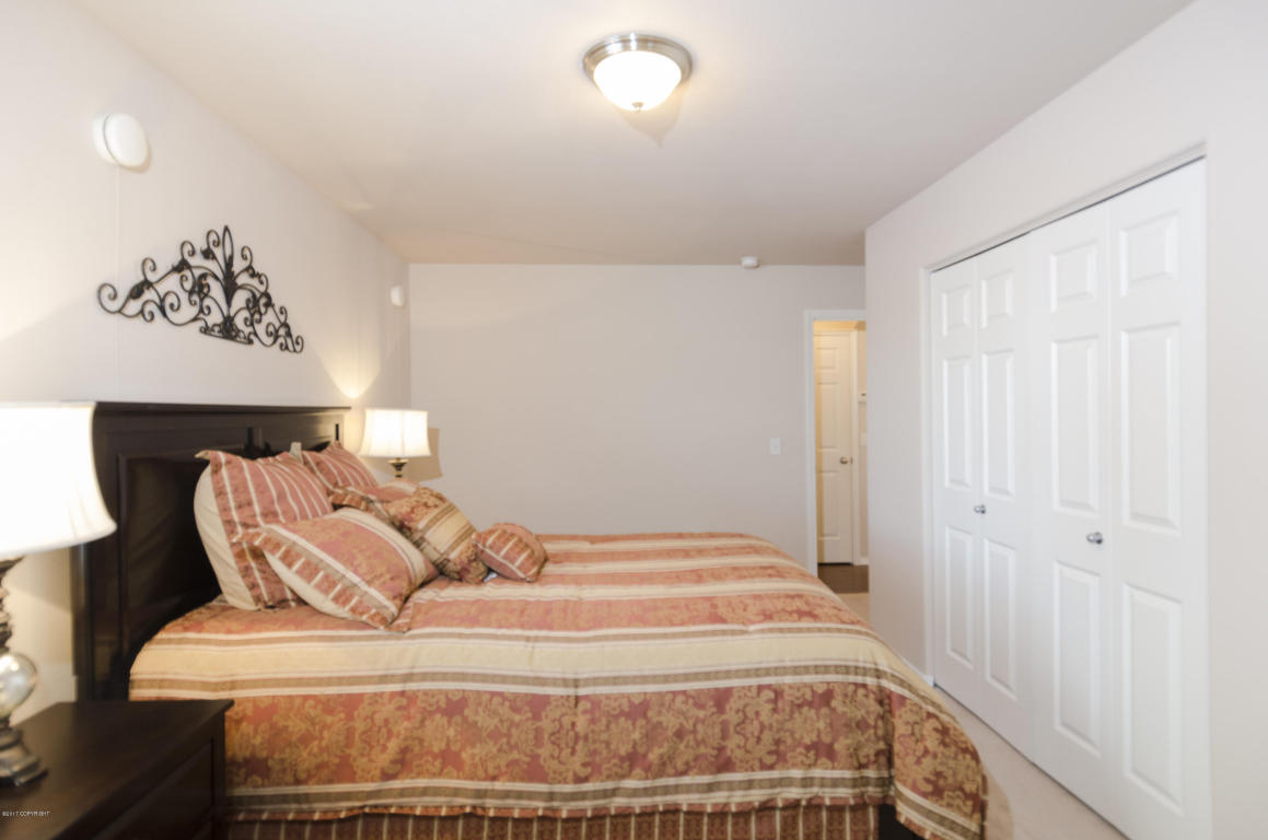 17067 Bowen Cir # 91, Eagle River, AK 99577 photo 4