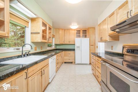 3230 Westmar Cir, Anchorage, AK 99508 photo 5