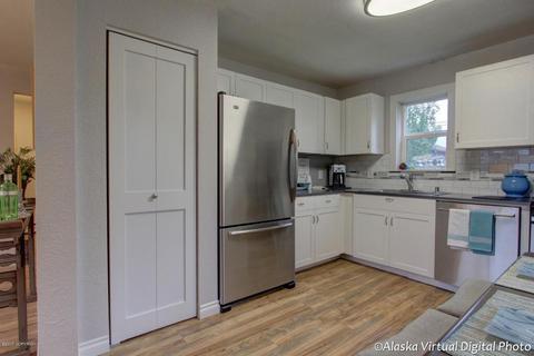 6831 E 10th Ave, Anchorage, AK 99504 photo 12