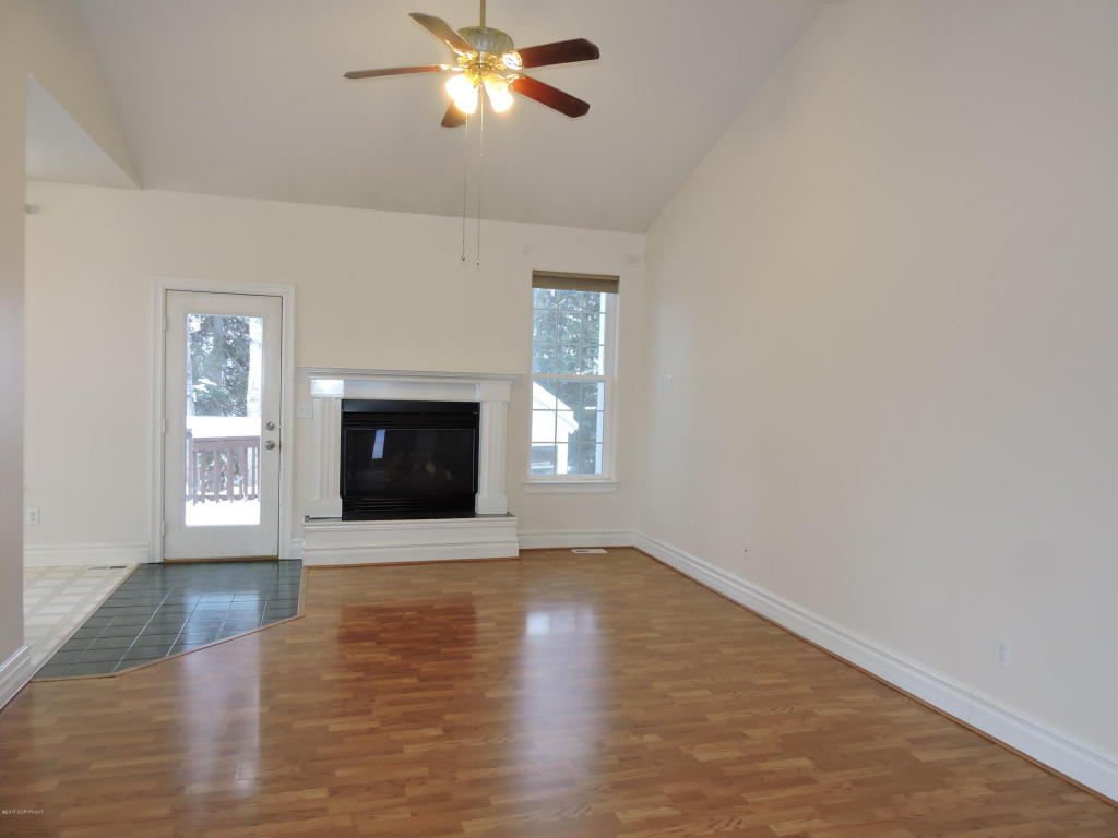 20404 New England Dr, Eagle River, AK 99577 photo 4