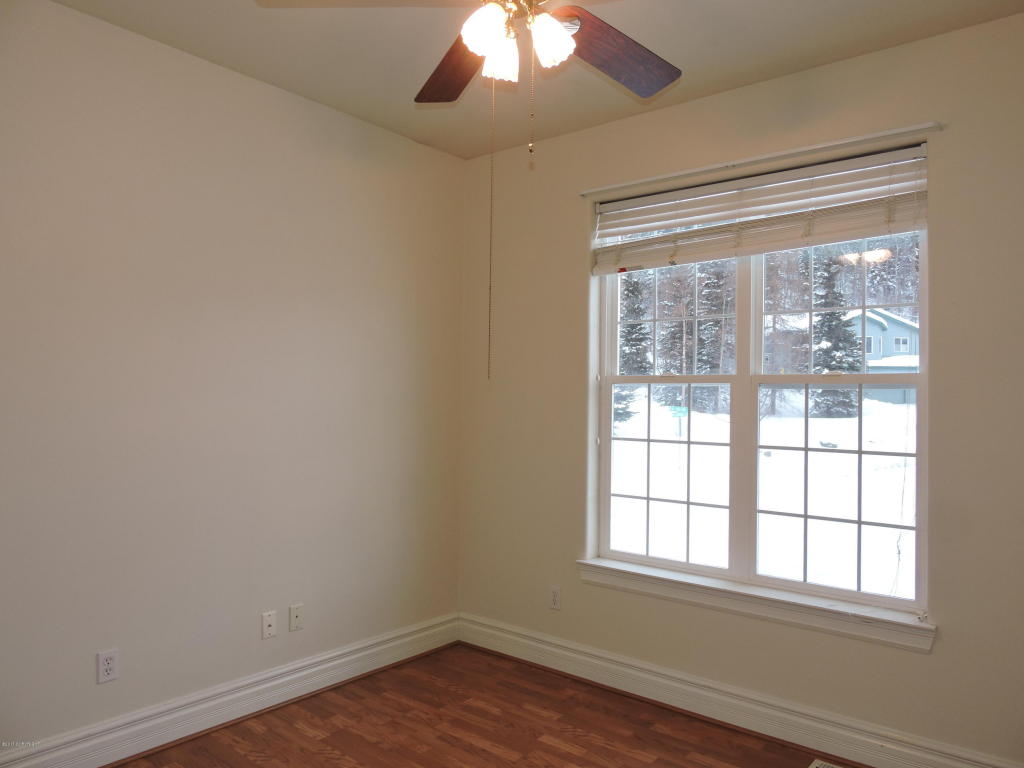 20404 New England Dr, Eagle River, AK 99577 photo 9