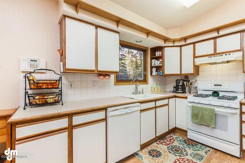 9416 W Parkview Terrace Loop, Eagle River, AK 99577 photo 3