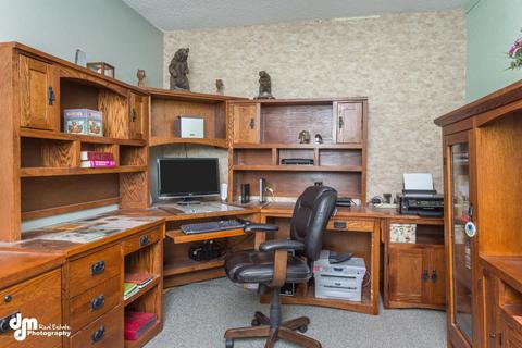 8340 Elderberry St, Anchorage, AK 99502 photo 9