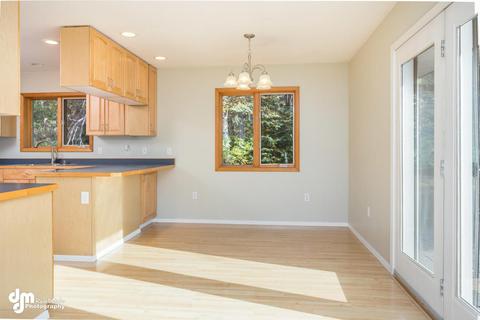 5635 Ridgeview Dr, Anchorage, AK 99516 photo 4