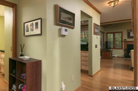 6632 Cimarron Cir, Anchorage, AK 99504 photo 4