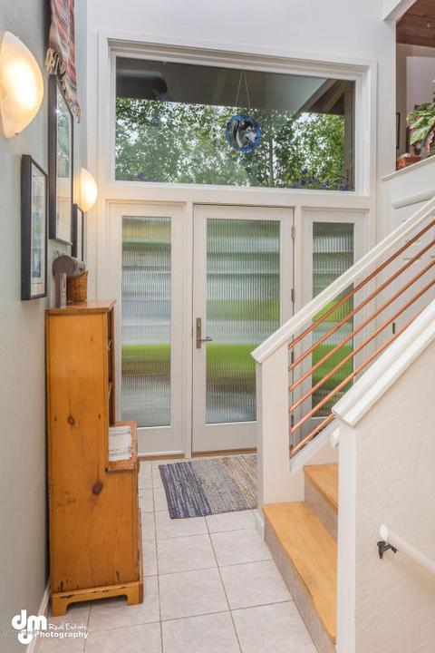 904 Lancaster Dr, Anchorage, AK 99503 photo 3