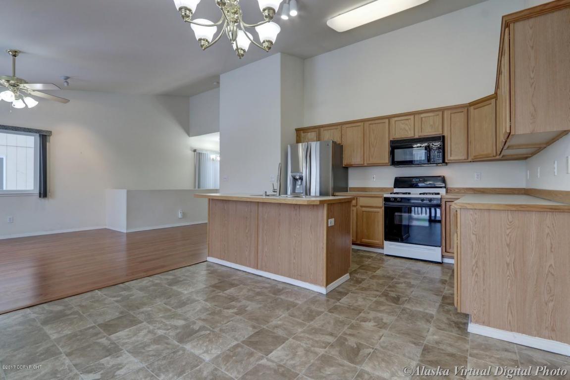 130 E 45th Ave # 36, Anchorage, AK 99503 photo 9