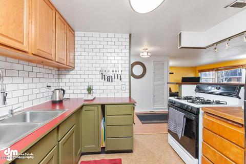 2018 Alder Drive Dr, Anchorage, AK 99508 photo 4