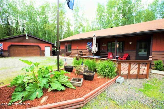 3686 Silverleaf Ave, North Pole, AK 99705 photo 2