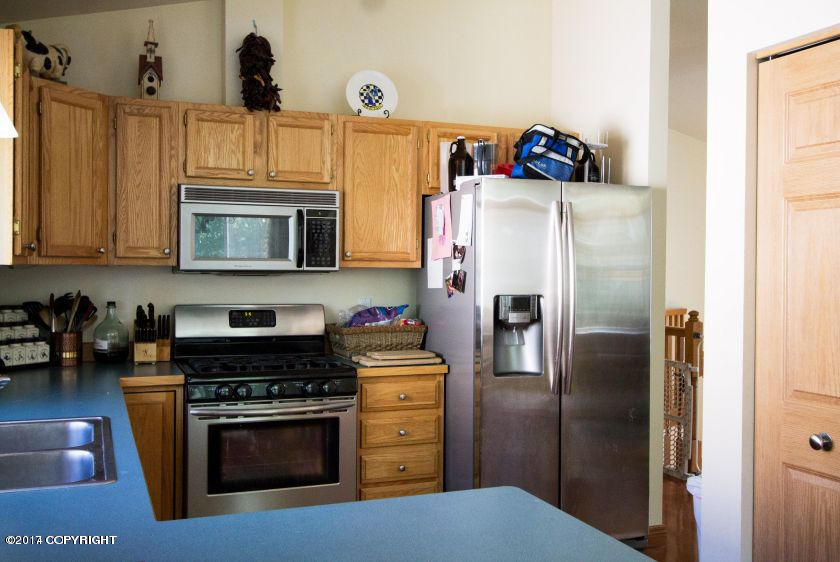 17913 Chardonnay Cir, Eagle River, AK 99577 photo 3