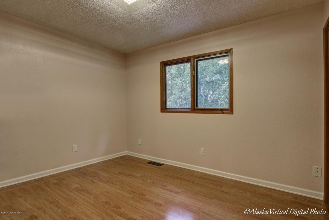 701 Harbor Cir, Anchorage, AK 99515 photo 28