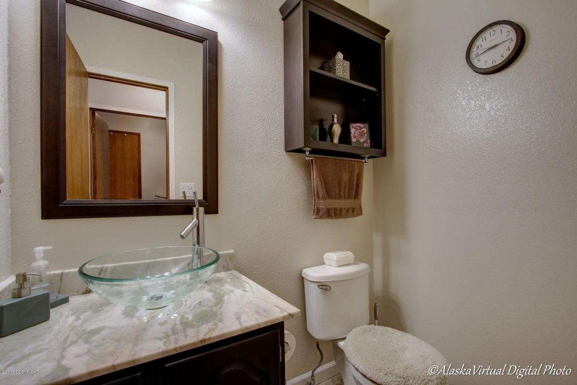 701 Harbor Cir, Anchorage, AK 99515 photo 18