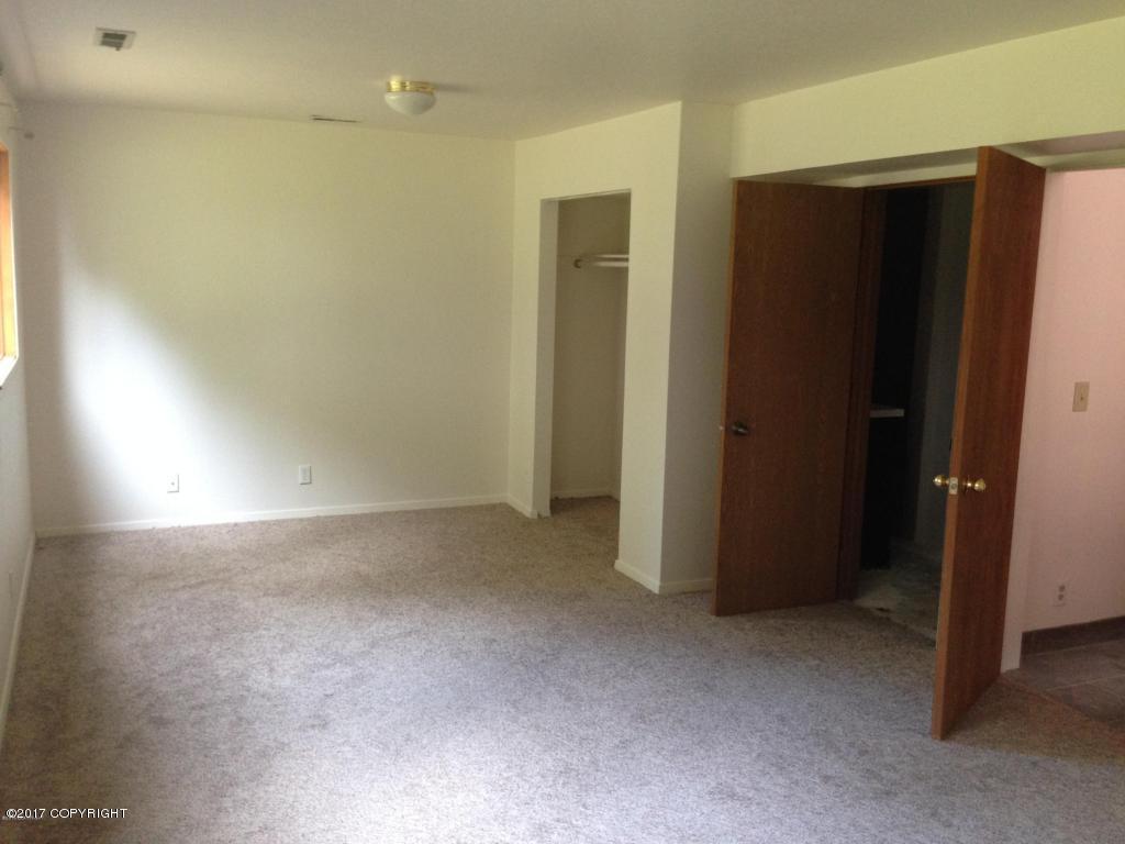 1980 Commodore Dr, Anchorage, AK 99507 photo 5