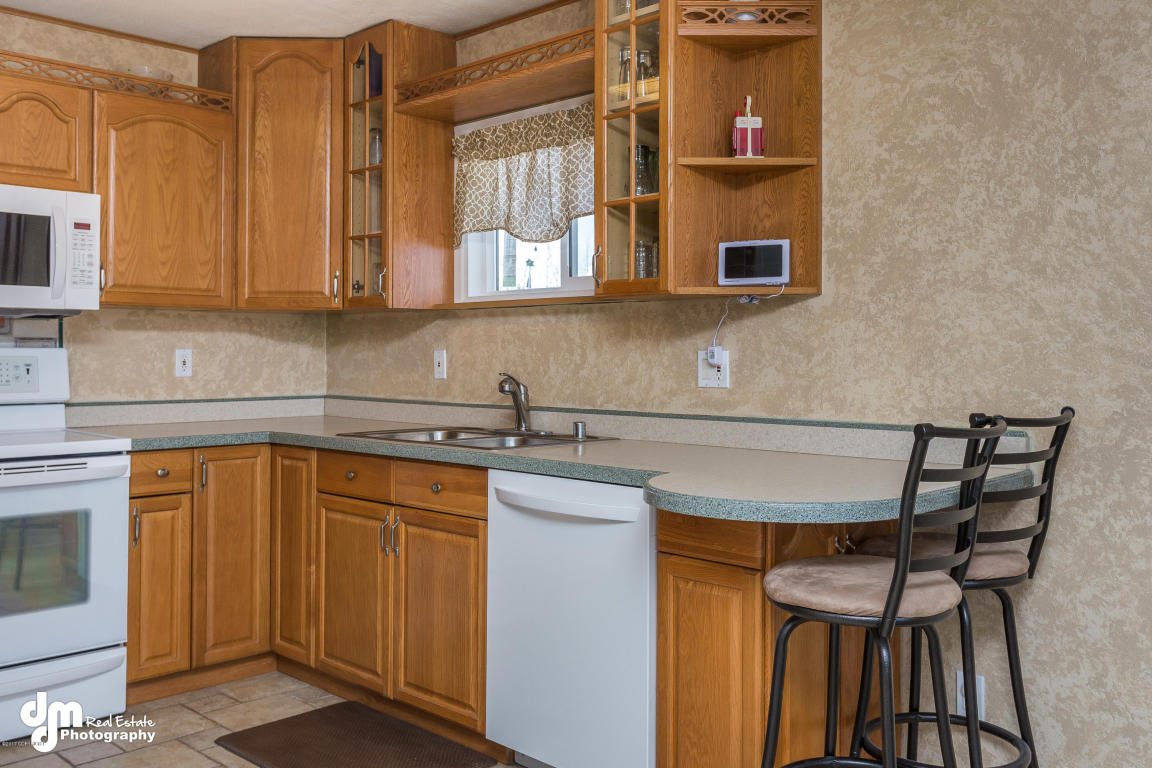 16917 Eleonora St, Eagle River, AK 99577 photo 12