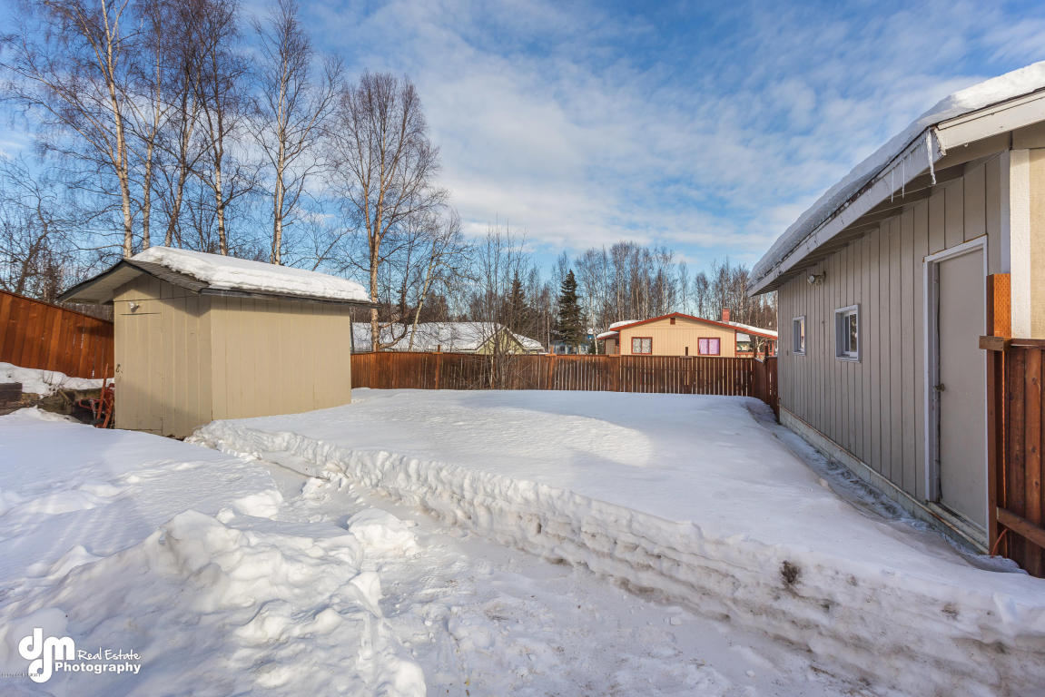 16917 Eleonora St, Eagle River, AK 99577 photo 13