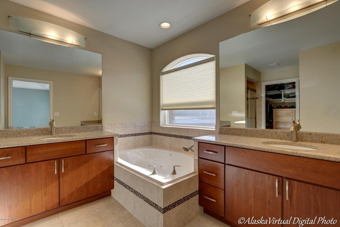 8538 Lassen Cir, Eagle River, AK 99577 photo 17
