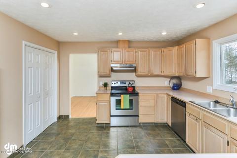18636 Talarik Dr, Eagle River, AK 99577 photo 5