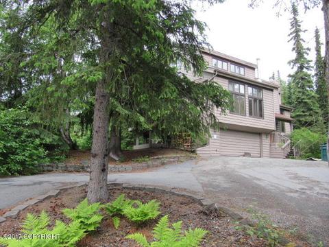 10381 Tree Top Ln, Anchorage, AK 99507 photo 2