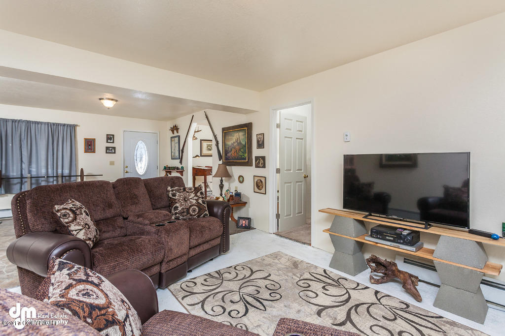 33053 Cumulus Dr, Eagle River, AK 99577 photo 9
