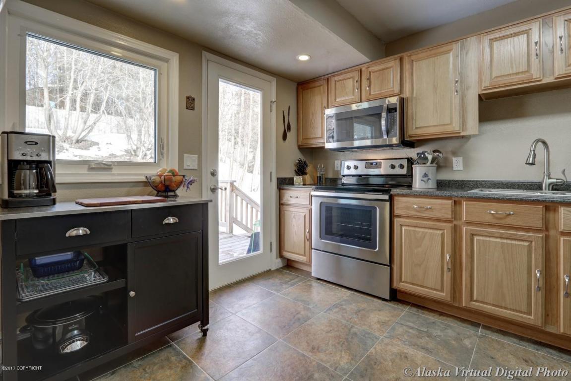 2801 Ruby Dr, Anchorage, AK 99502 photo 9