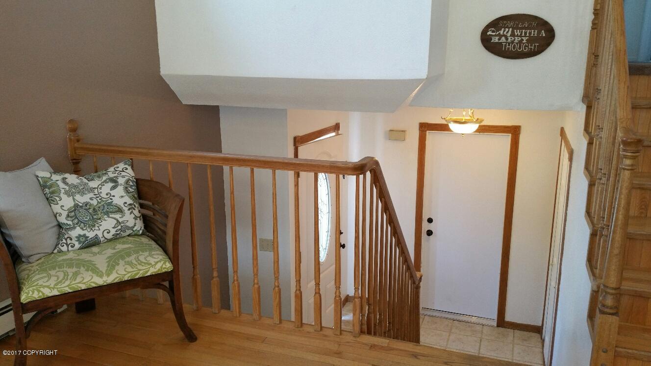 18520 Neumann Cir, Eagle River, AK 99577 photo 2