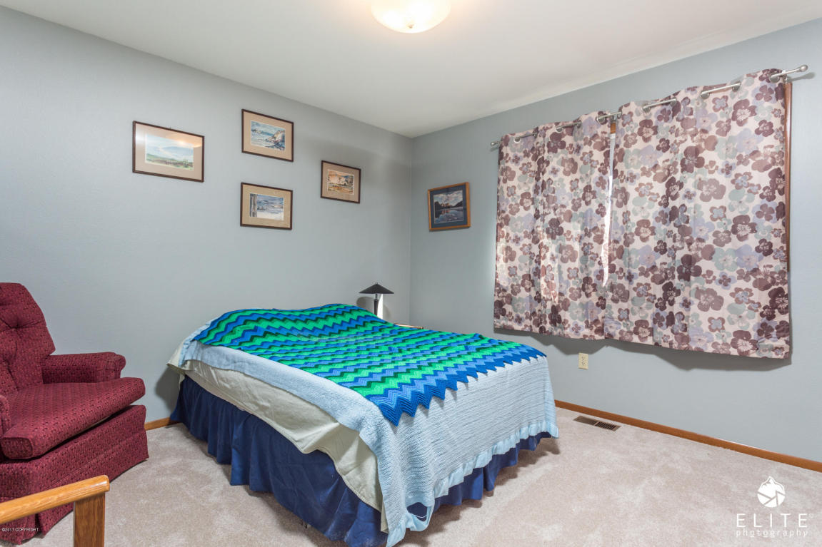 1817 Parkside Dr, Anchorage, AK 99508 photo 11