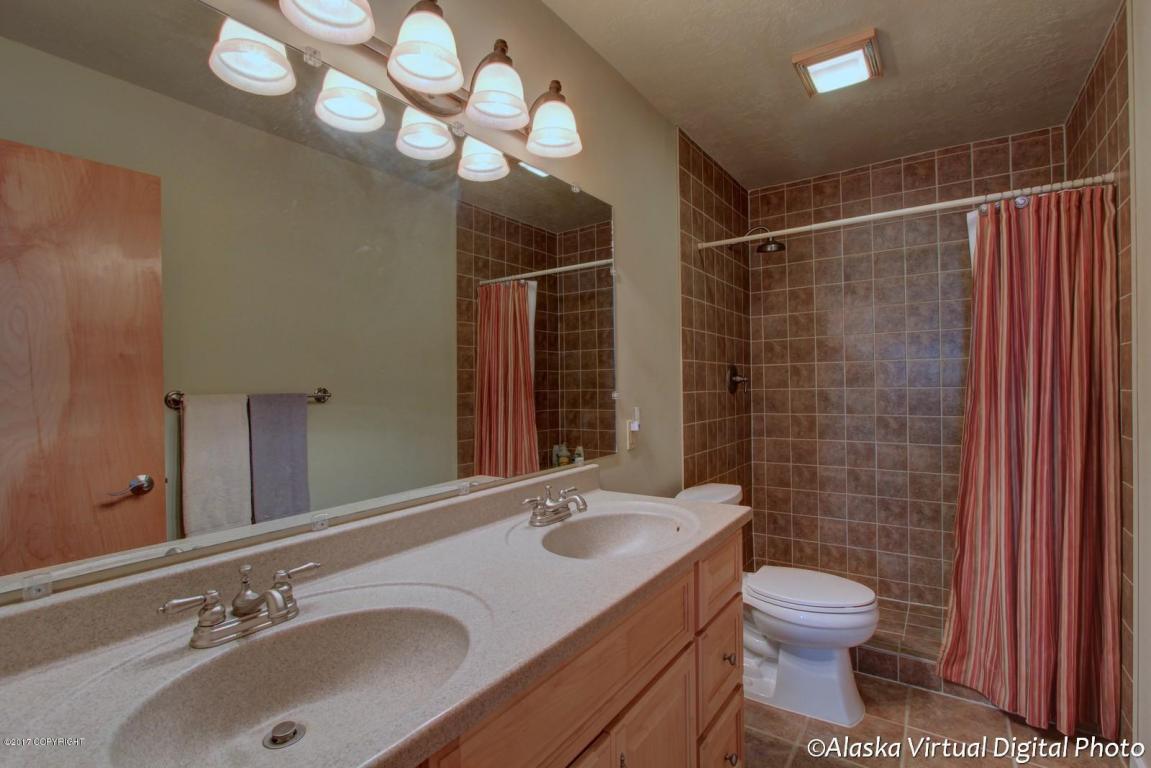 10608 Chisana St, Eagle River, AK 99577 photo 17