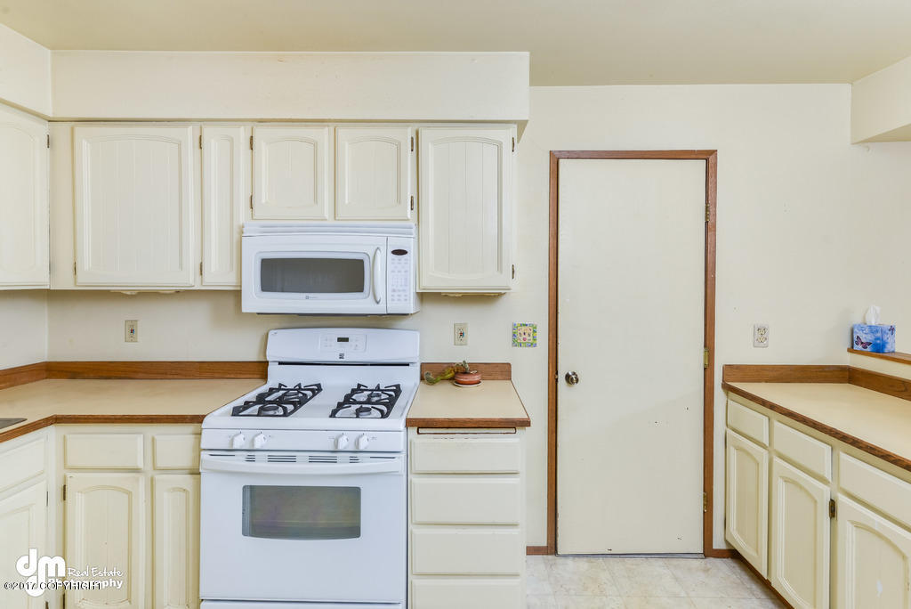 10105 Nantucket Loop, Anchorage, AK 99507 photo 12