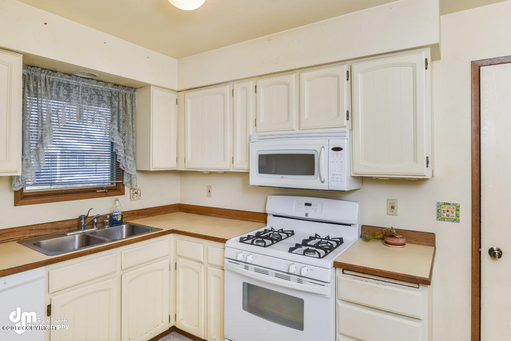 10105 Nantucket Loop, Anchorage, AK 99507 photo 11