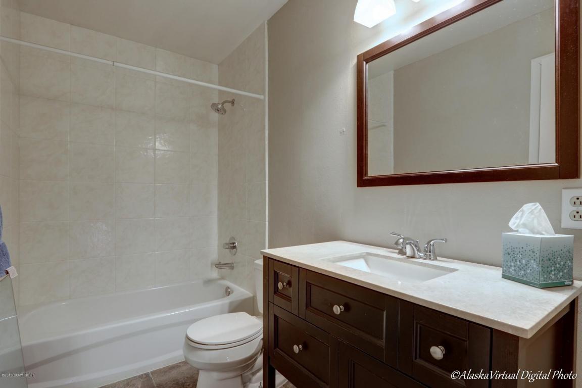 3553 Robin St, Anchorage, AK 99504 photo 18